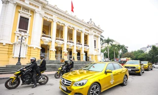 Nhiều trang mạng đồng loạt chia sẻ về đoàn xe chở 'vàng' tại Hà Nội