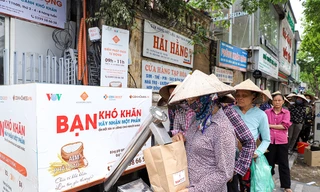 Những hạt gạo tình nghĩa, ấm lòng người khó khăn