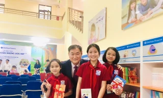 Shinhan Finance trao tặng “Tủ sách của những ước mơ” cho thư viện tỉnh Nghệ An