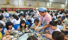 Hà Nội: Yêu cầu khẩn trương triển khai hỗ trợ bữa ăn bán trú cho học sinh tiểu học