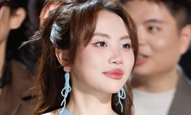 Phương Mỹ Chi khóc