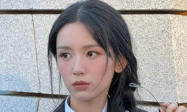 Mỹ nhân lườm nguýt Địch Lệ Nhiệt Ba