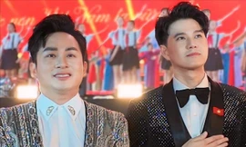 Chân dung nam MC khiến hàng chục triệu người Việt Nam xúc động