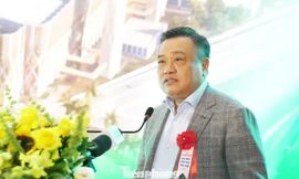 Chủ tịch Hà Nội: Không có chỗ chôn thải bùn nên việc nạo vét sông hồ phải dừng lại