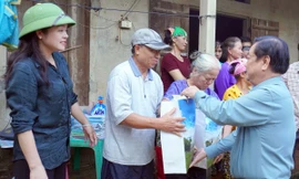 Phó Chủ tịch Quốc hội: Trung ương luôn đồng hành, hỗ trợ bà con khắc phục hậu quả thiên tai