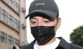 Người khiến 18 nghệ sĩ bị bắt xuất hiện