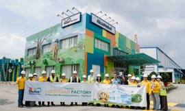 Nhà máy AkzoNobel tại Bình Dương chính thức nhận chứng chỉ LEED Gold từ Hội đồng Công trình Xanh Hoa Kỳ