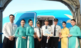 'Bay nhẹ tới Hà Nội': Kết nối vẻ đẹp mùa thu Thủ đô với thông điệp xanh cùng Vietnam Airlines