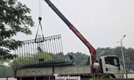 Công viên đầu tiên của Thủ đô được hạ rào toàn bộ