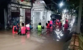 Hà Nội di dời hơn 60 hộ dân trong đêm