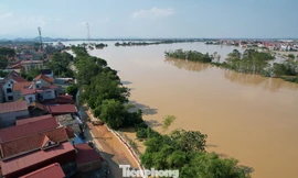 Hà Nội lên phương án di dời gần 36.000 người bị nước lũ bao vây