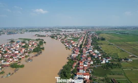 Nước sông Cầu rút, hàng chục nghìn dân Hà Nội thở phào