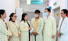 Vụ phóng hỏa đốt phòng trọ: Nhiều bác sĩ khẩn trương cứu 2 cháu bé