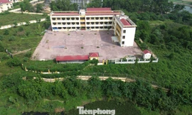 Xót xa hai ngôi trường khang trang bỏ hoang nhiều năm ở Hà Nội