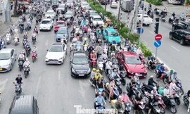 Hà Nội thí điểm cấm xe máy chạy xăng theo giờ tại 9 phường từ 1/7/2026