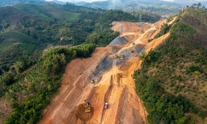 Toàn cảnh công trường cao tốc kết nối đến 2 cửa khẩu sầm uất của Lạng Sơn