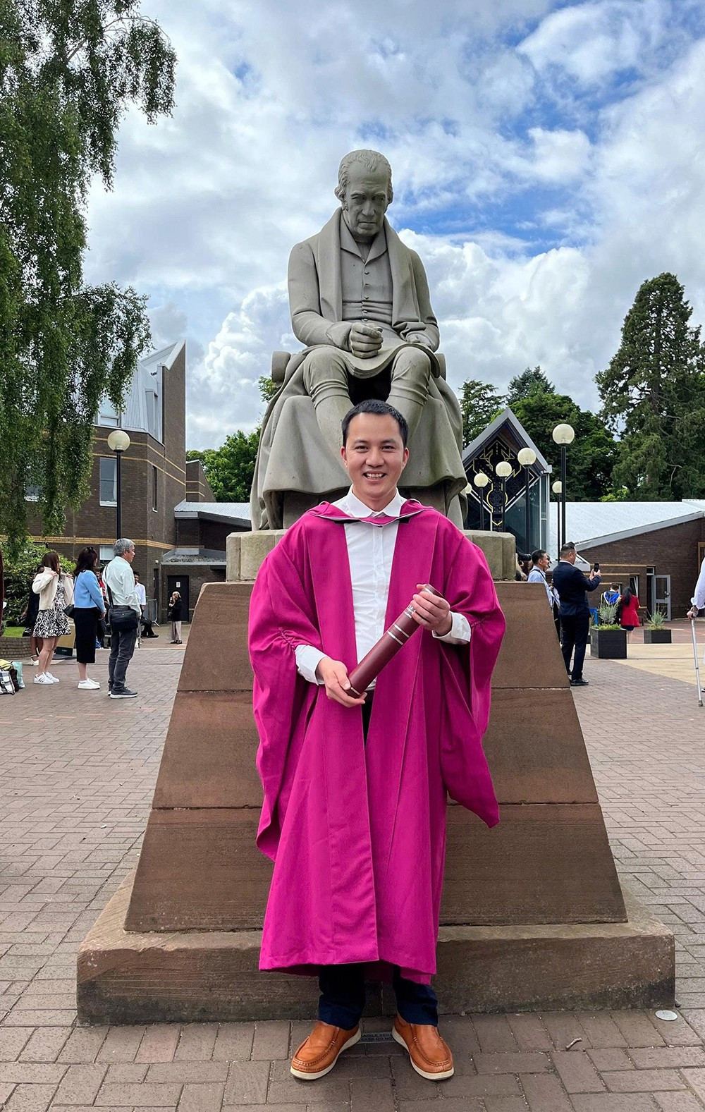 anh-chan-dung-tot-nghiep-phd-2.jpg