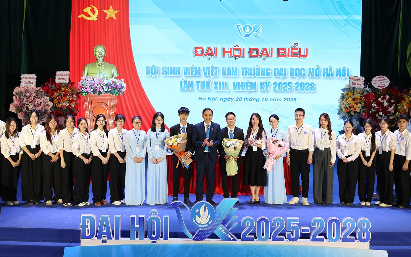 1-ra-mat-bch-hoi-sinh-viet-nam-truong-dai-hoc-mo-ha-noi-khoa-xiii-nhiem-ky-2025-2028.jpg