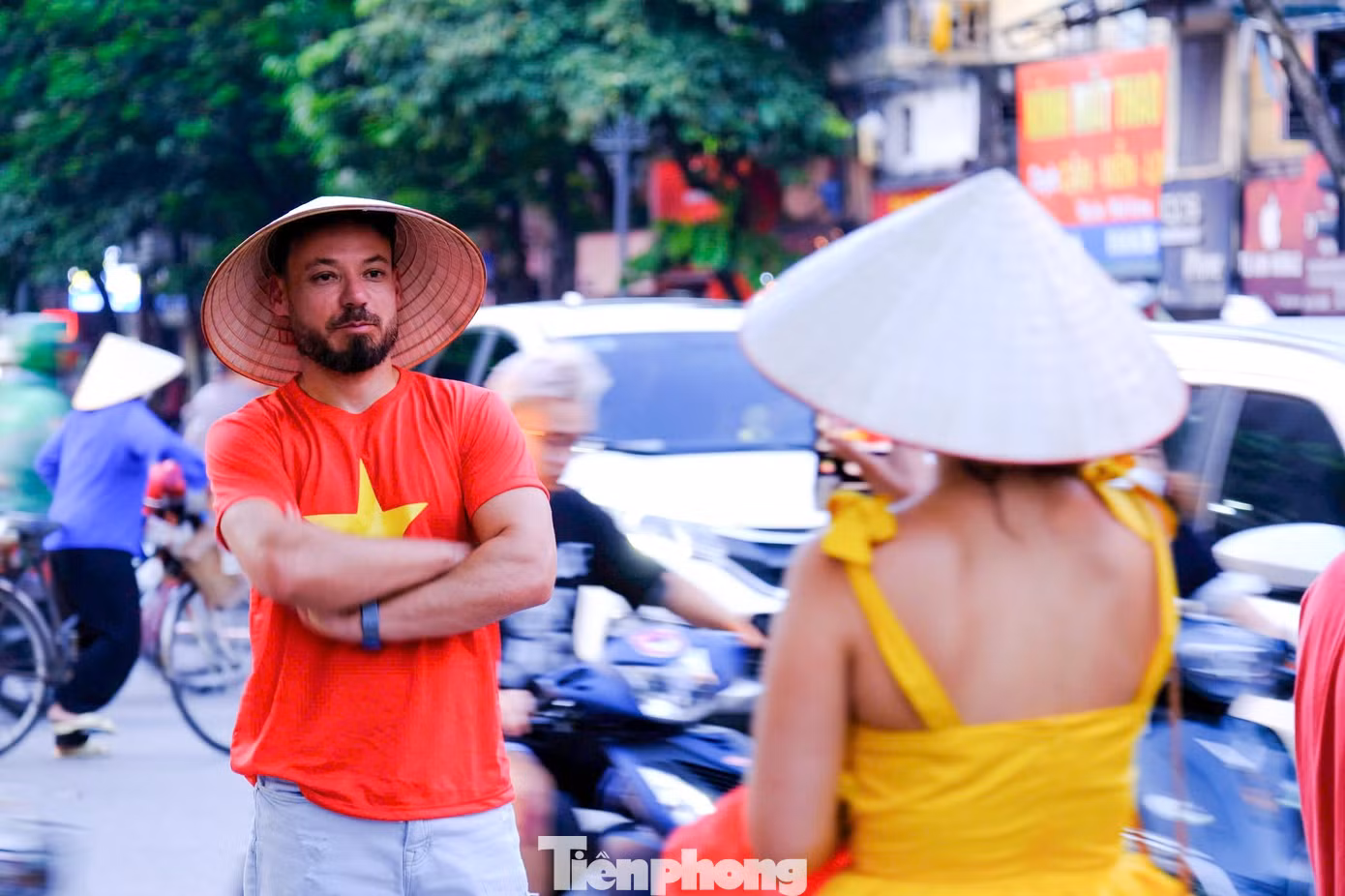 tp-du-khach-nuoc-ngoai64.jpg