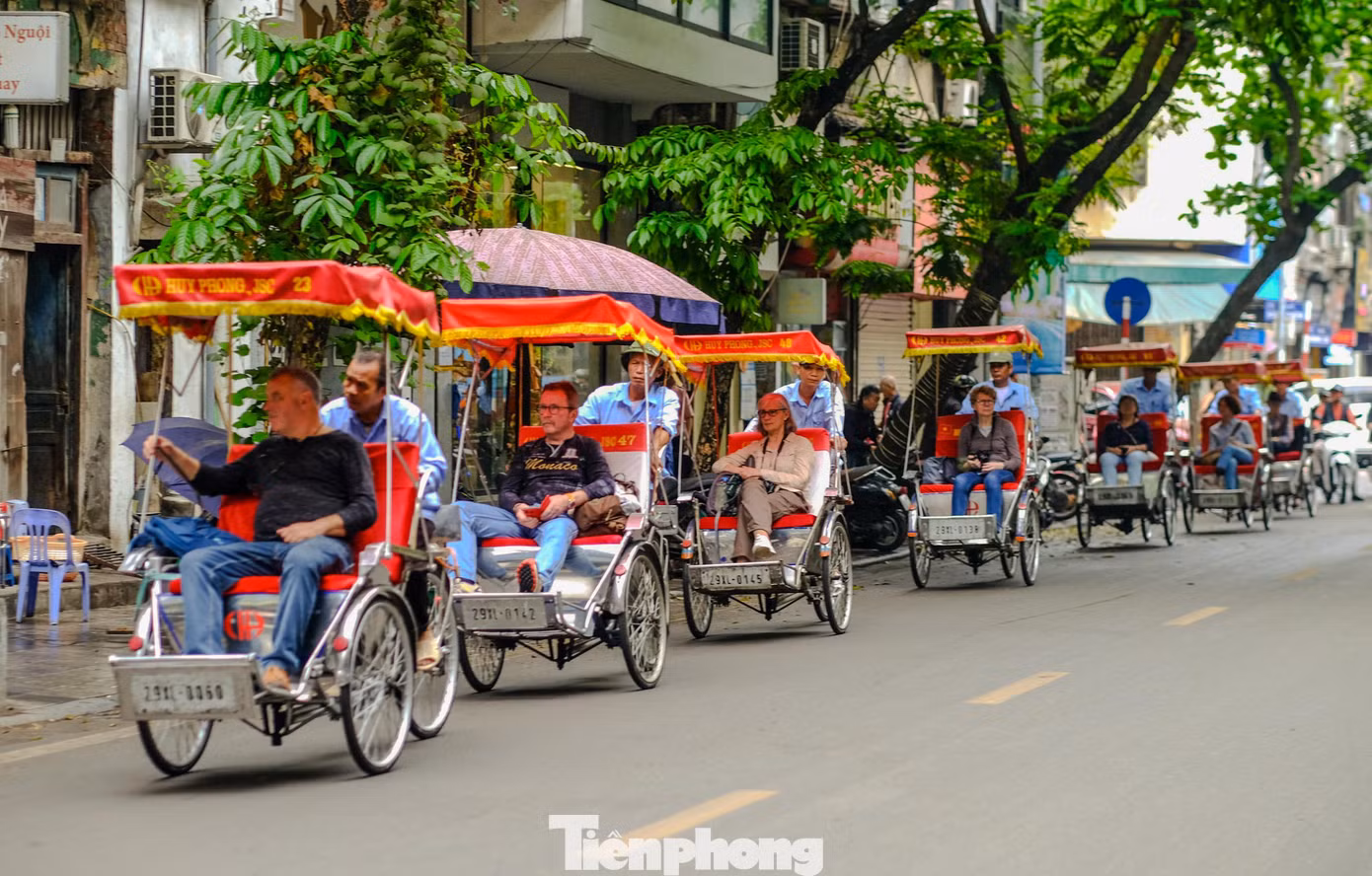 tp-du-khach-nuoc-ngoai24.jpg