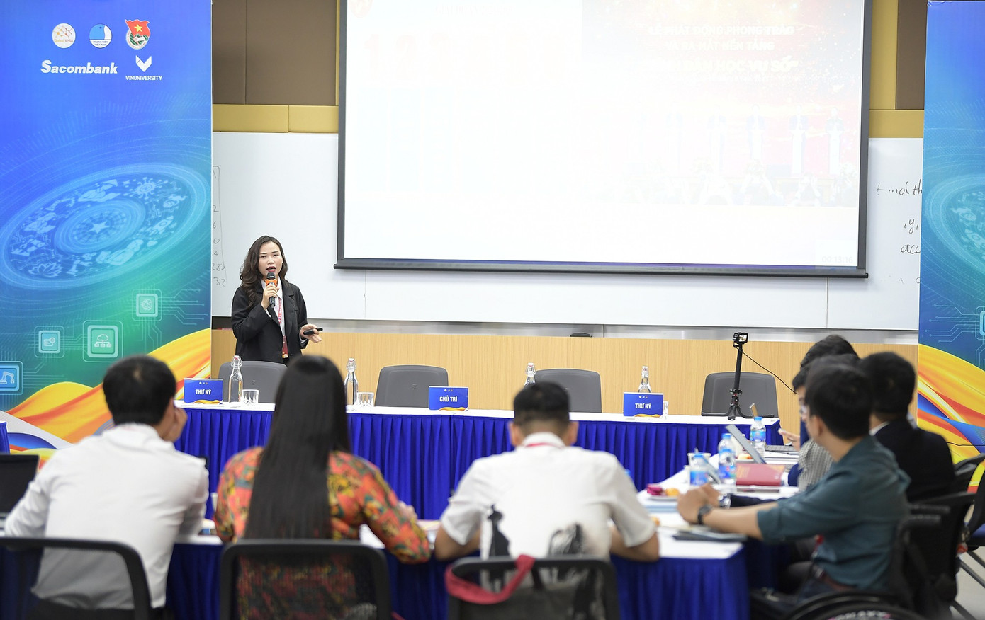 TS Nguyễn Thị Trang chia sẻ tại Diễn đàn Trí thức trẻ Việt Nam toàn cầu, lần thứ VI. dsc-5444.jpg
