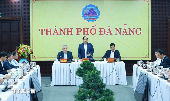 thu-tuong-lam-viec-voi-ban-thuong-vu-thanh-uy-da-nang-8612805-2.jpg