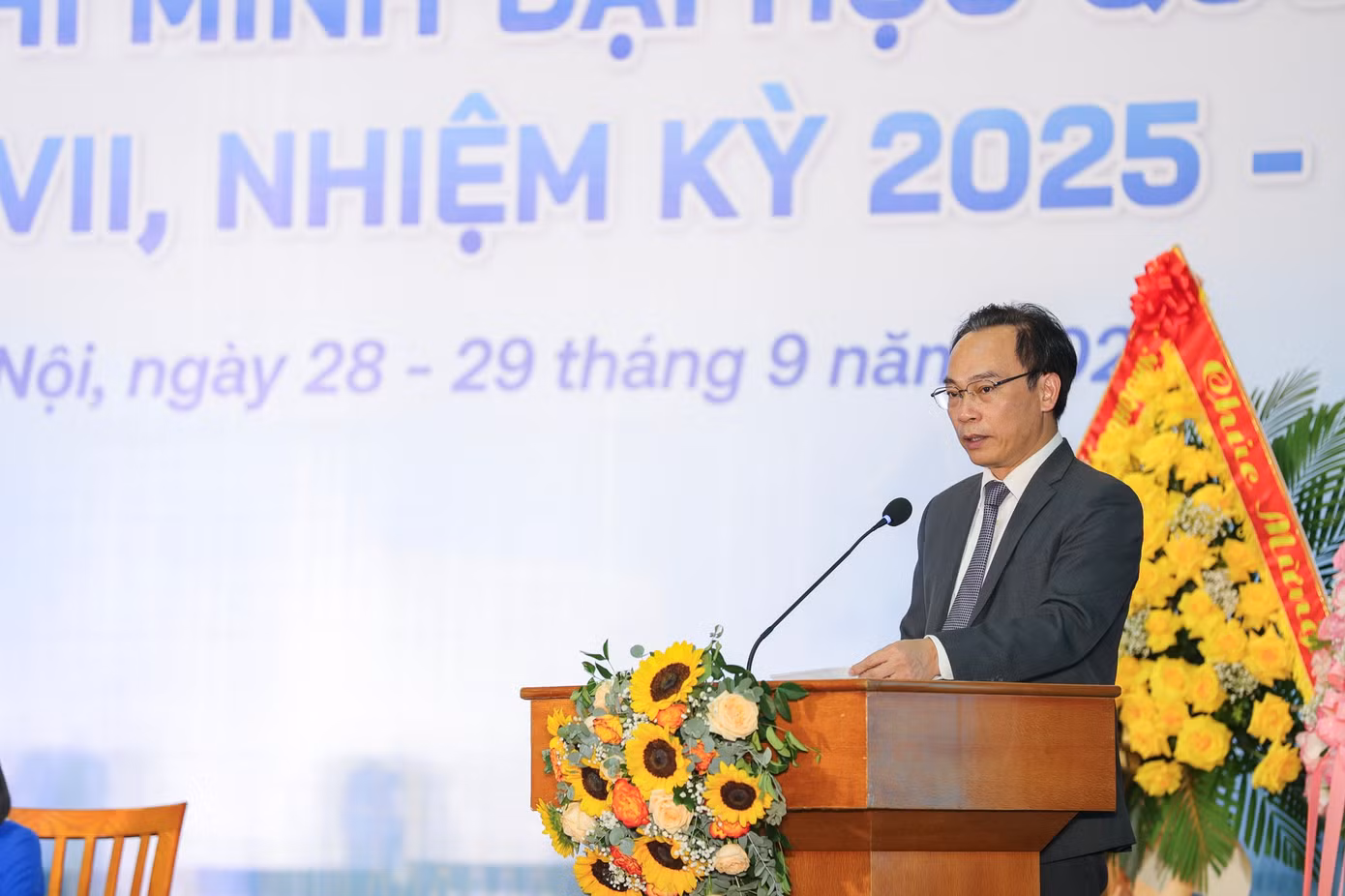 vnu-dai-hoi-dai-bieu-doan-tn-lan-thu-vii-75.jpg