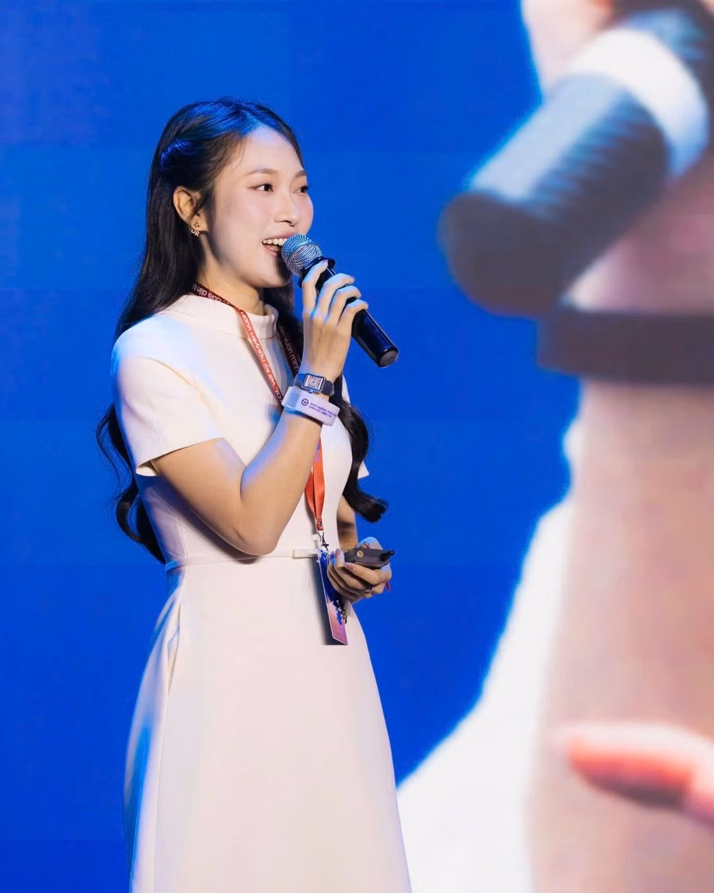 mc-khanh-vy30.jpg