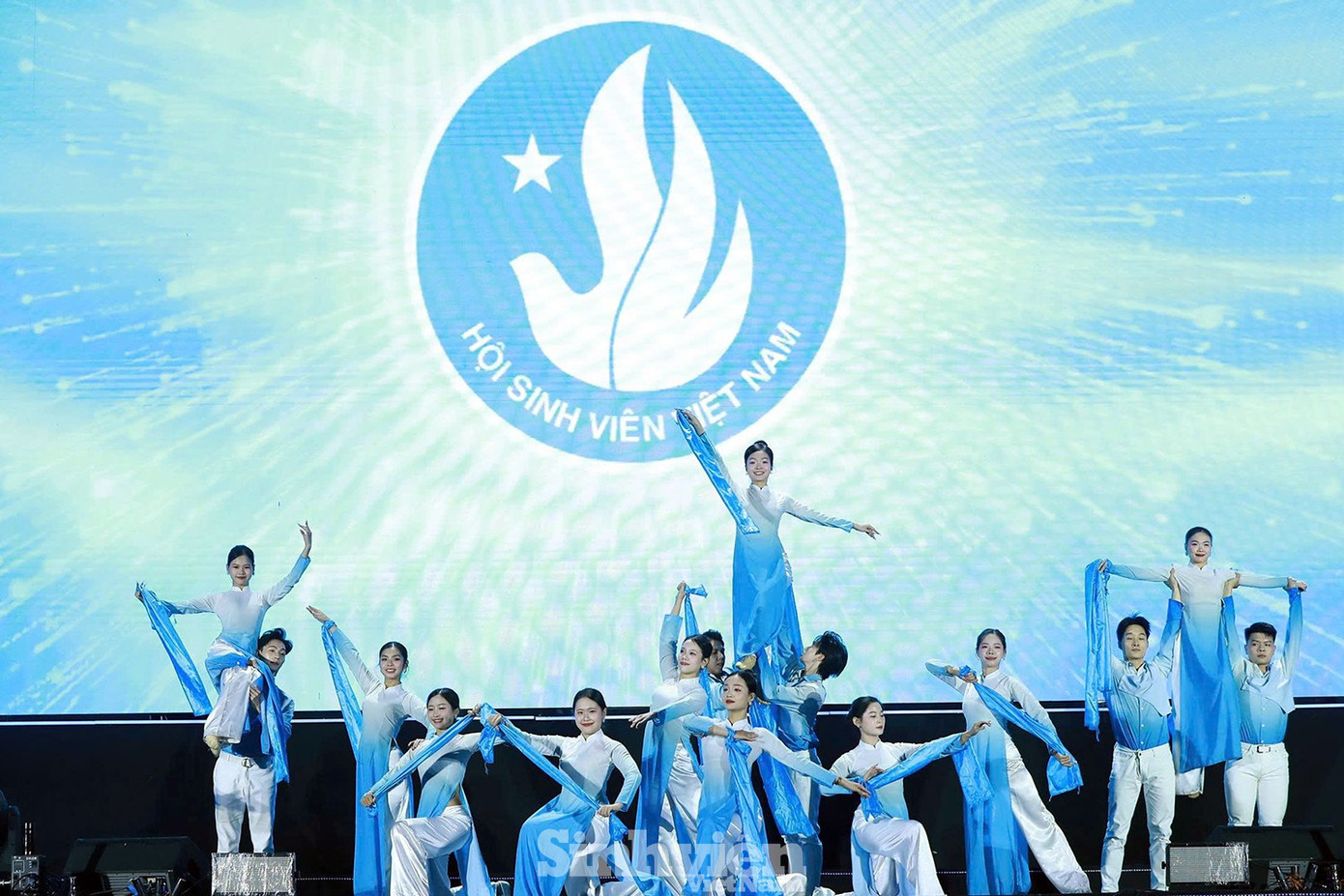 sv-sinh-vien-5-totz7374785261191-f6cc104a29067f84504d517838ac5dd2.jpg