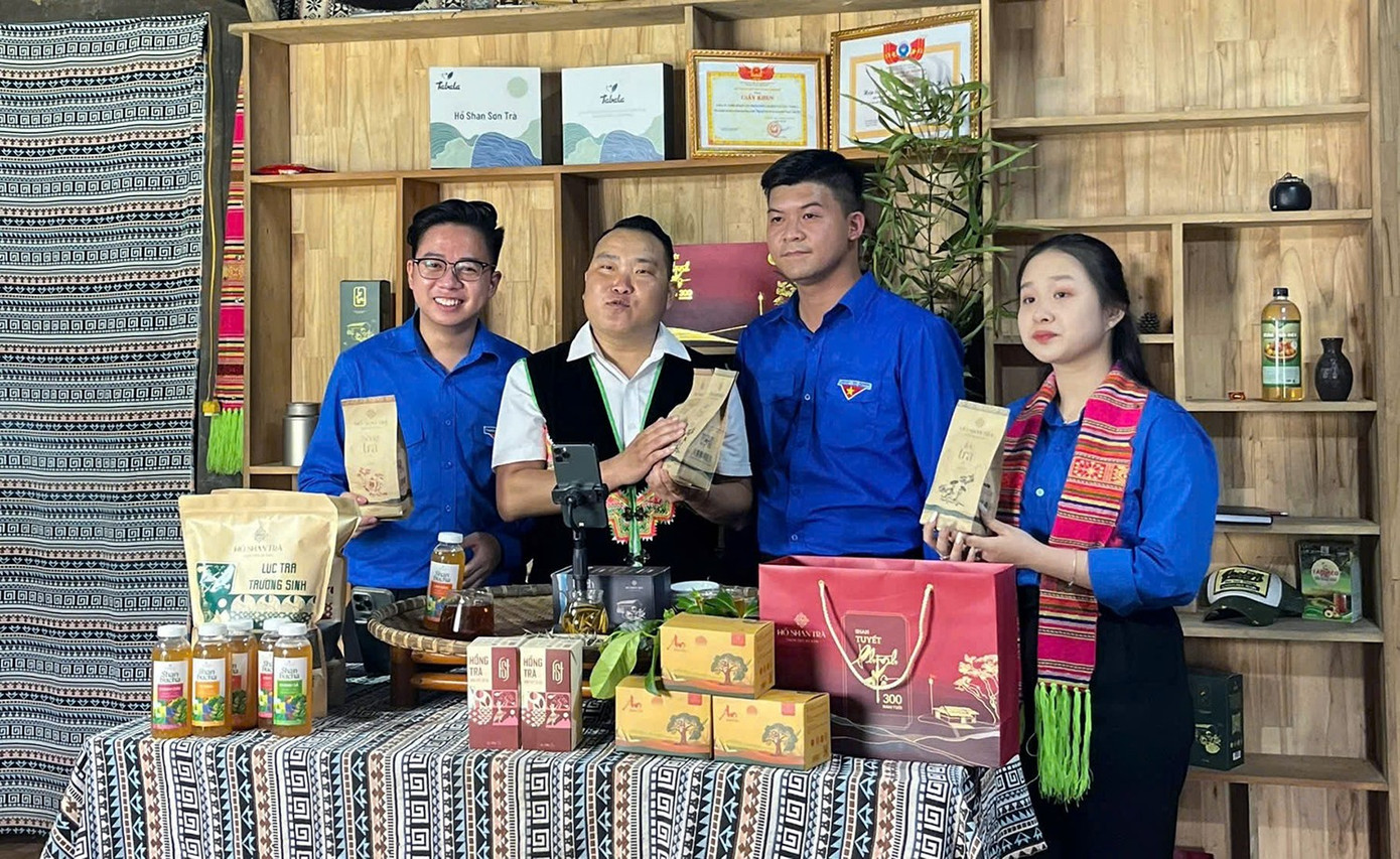 Đoàn có sáng kiến tổ chức livestream quảng bá và tiêu thụ sản phẩm OCOP của địa phương. mua-he-xanh38.jpg