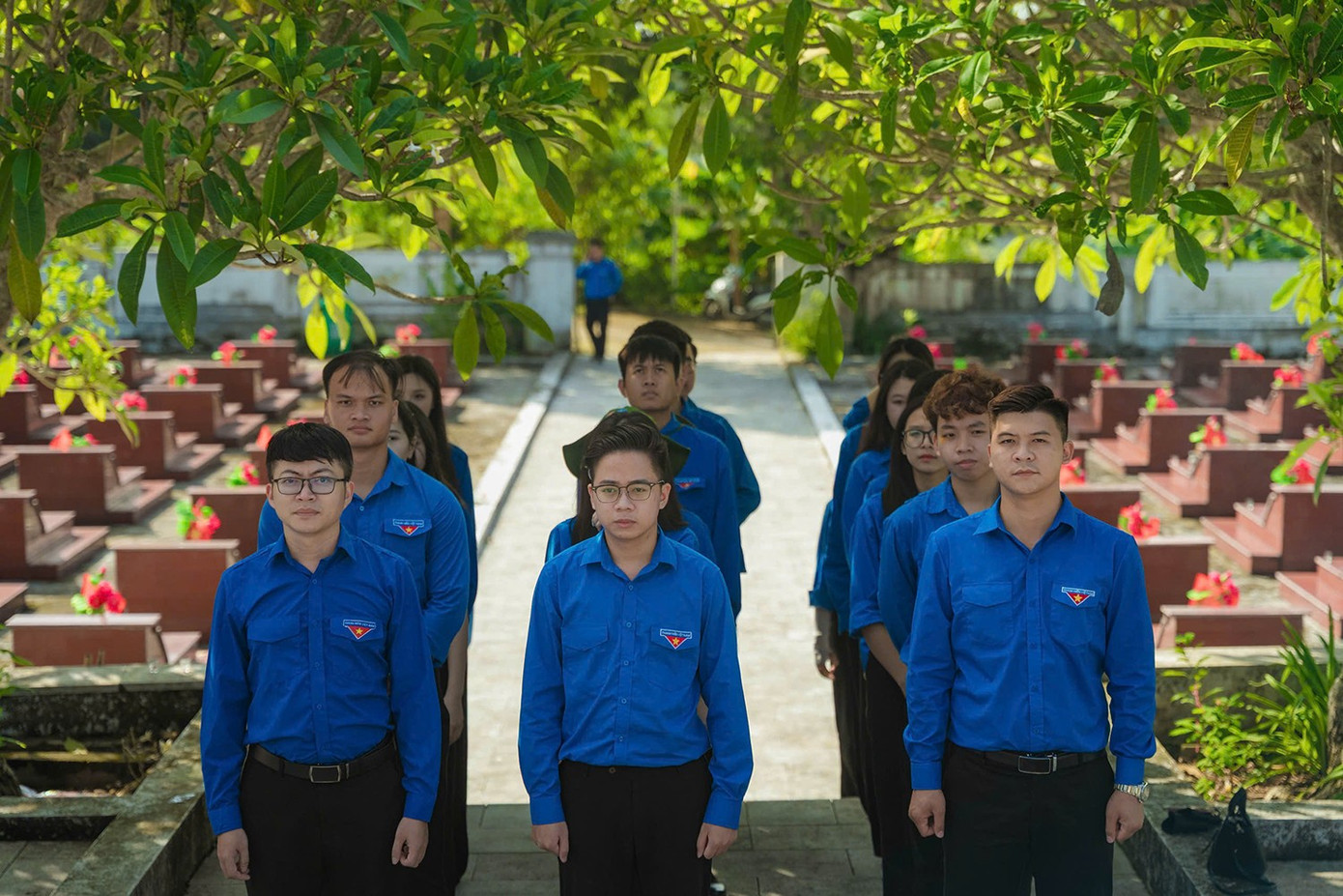 Sinh viên Thủ đô tri ân các anh hùng liệt sĩ. mua-he-xanh35.jpg
