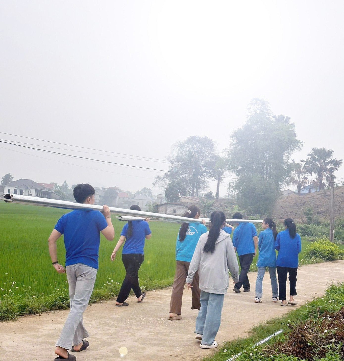 Sinh viên trường Kỹ thuật Công nghiệp (ĐH Thái Nguyên) tham gia Chiến dịch 'Mùa Hè Xanh' năm 2025. tinh-nguyen32.jpg