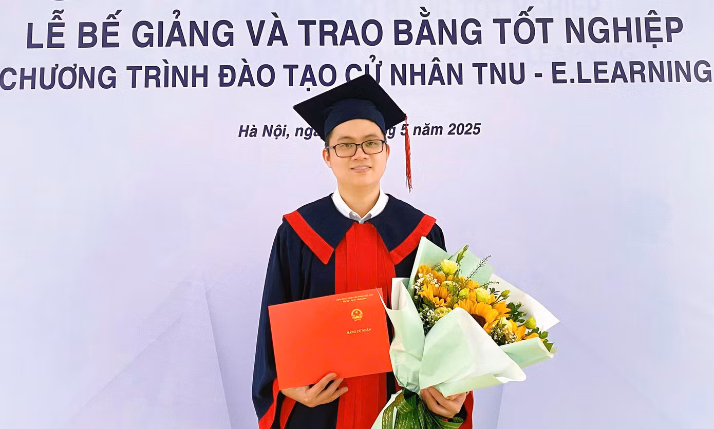 z7022412510910-6dfa53871d2f343b53008a11e138a0d0.jpg
