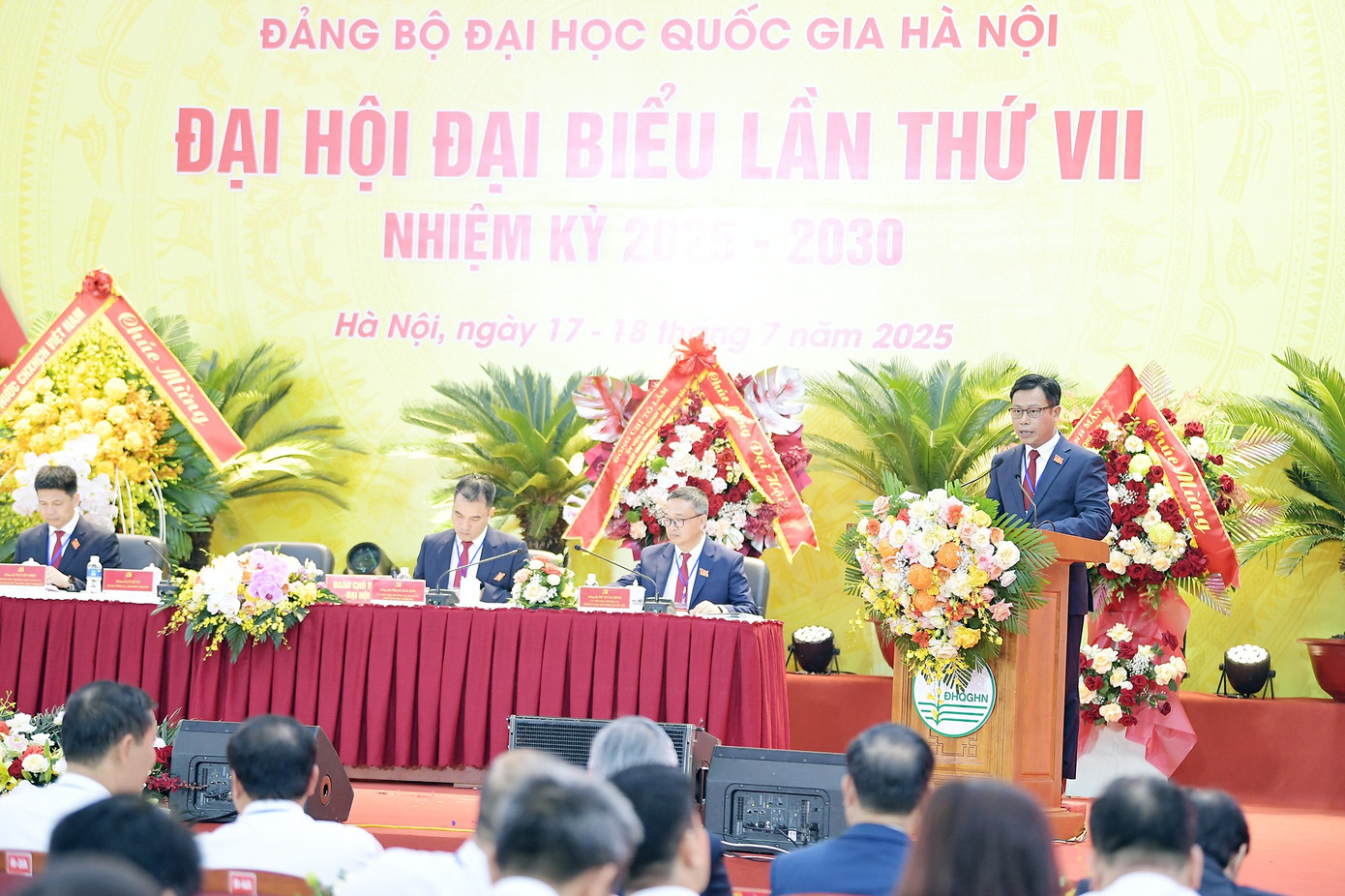 GS. TS Lê Quân – Giám đốc ĐHQG Hà Nội, phát biểu khai mạc Đại hội Đại biểu lần thứ VII, Đảng bộ ĐHQG Hà Nội, nhiệm kỳ 2025 - 2023. dhqg-ha-noi20.jpg