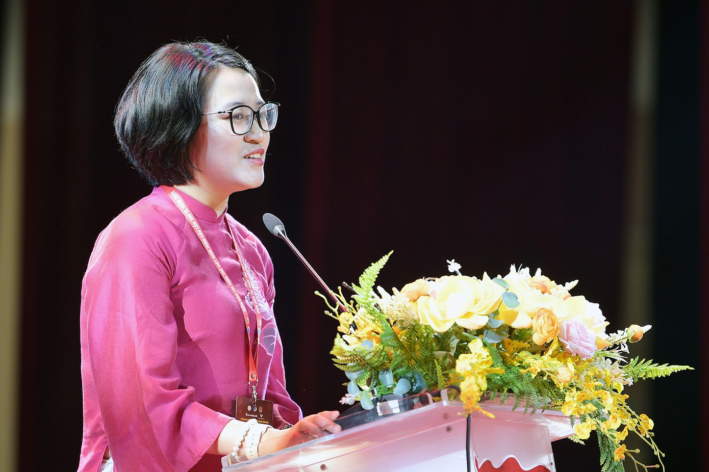 PGS. TS Đào Việt Hằng - Phó Chủ tịch T.Ư Hội LHTN Việt Nam, Chủ tịch Mạng lưới Trí thức trẻ Việt Nam toàn cầu phát biểu khai mạc chương trình. Ảnh: DƯƠNG TRIỀU dsc-4968.jpg