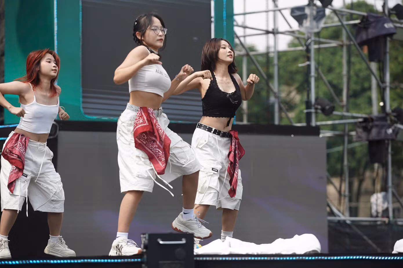 sinh-vien-khuay-dong43.jpg
