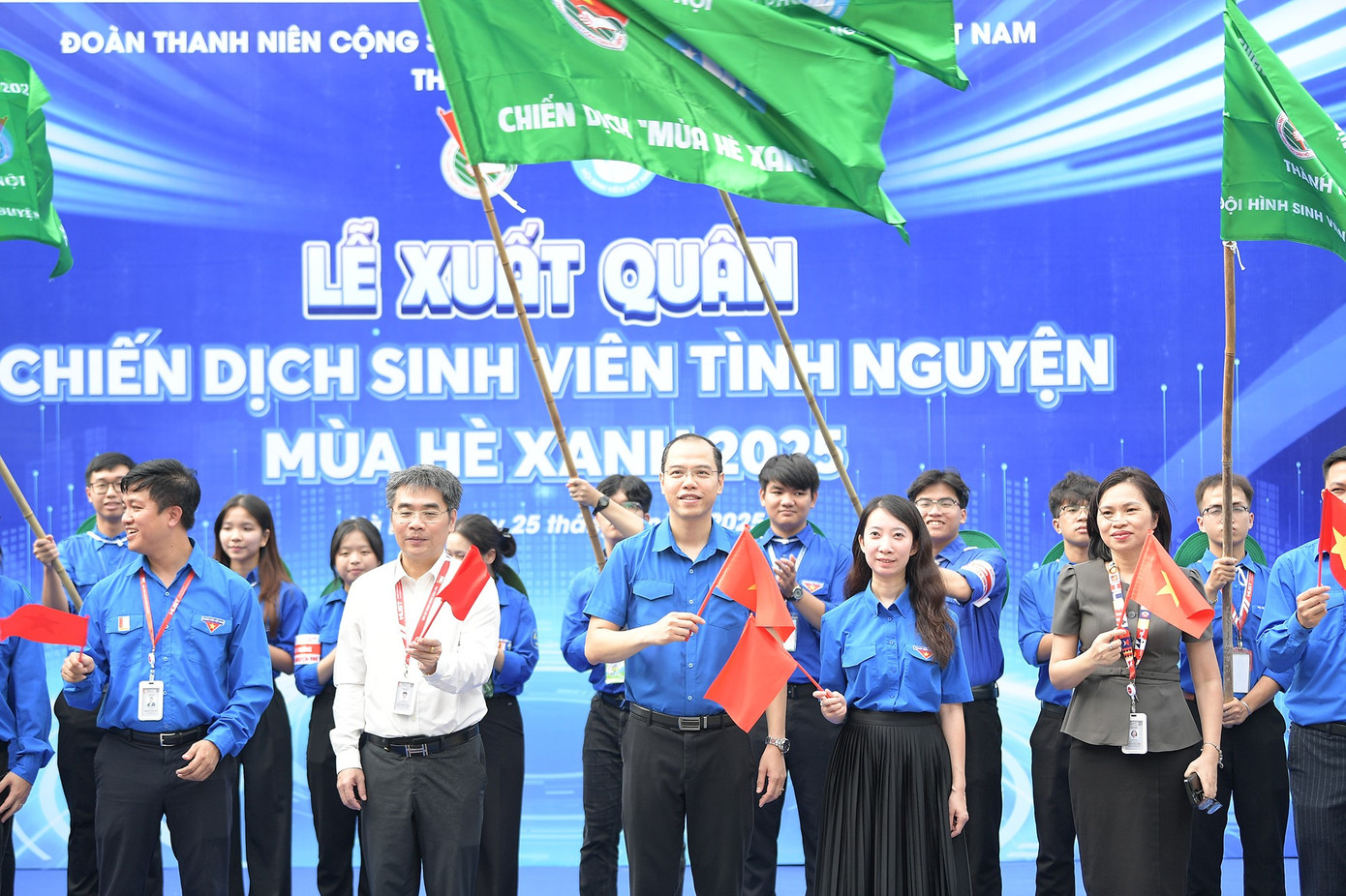 Sinh viên Hà Nội xuất quân 'Mùa Hè Xanh 2025'. Ảnh: DƯƠNG TRIỀU mua-he-xanh30.jpg