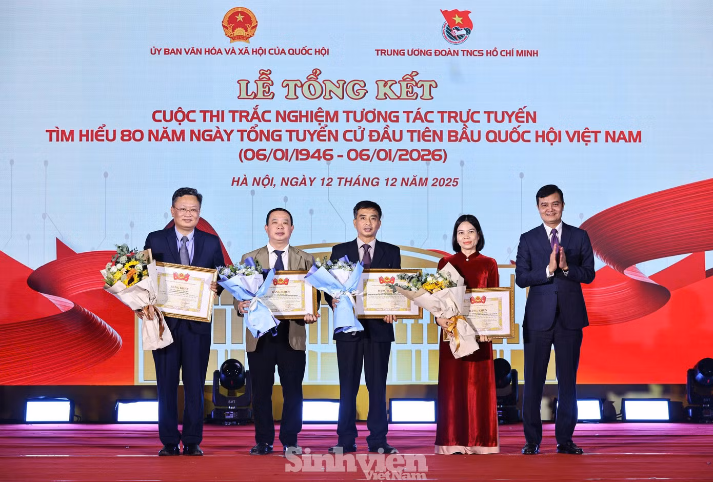 sv-quoc-hoiz7318873835556-89a7f1eadc5f96ab528ee296e0c83619.jpg