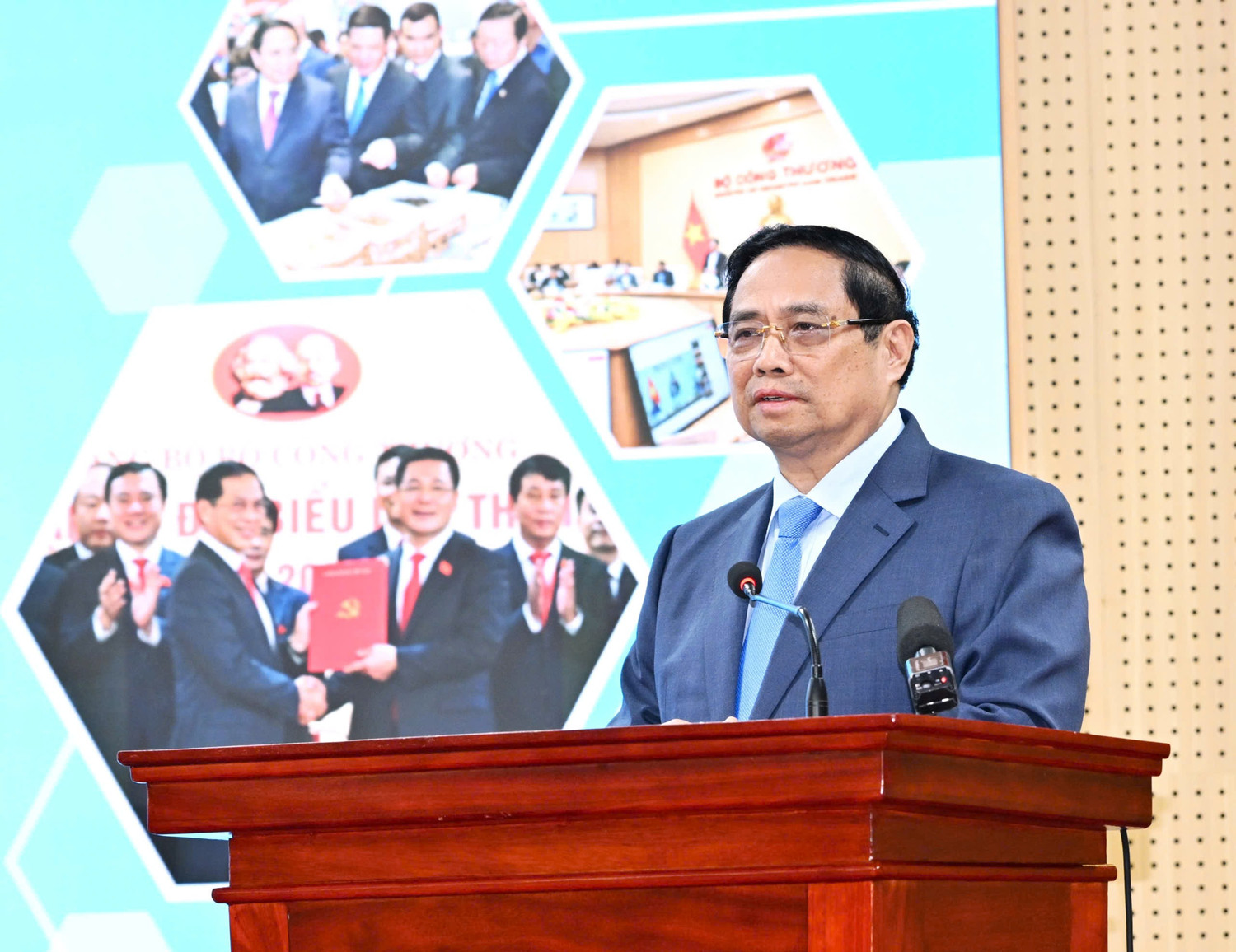 Thủ tướng nói về thành công xuất khẩu khi Mỹ áp thuế đối ứng