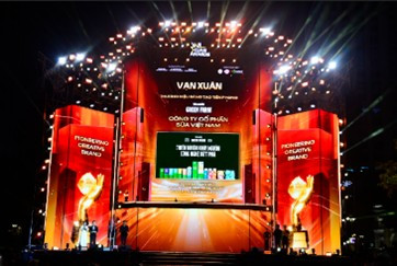 Chiến dịch “Thiên nhiên khởi nguồn – công nghệ bứt phá” của Vinamilk Green Farm được vinh danh Thương hiệu sáng tạo tiên phong tại Vạn Xuân Awards 2025 (Ảnh: Minh Anh).