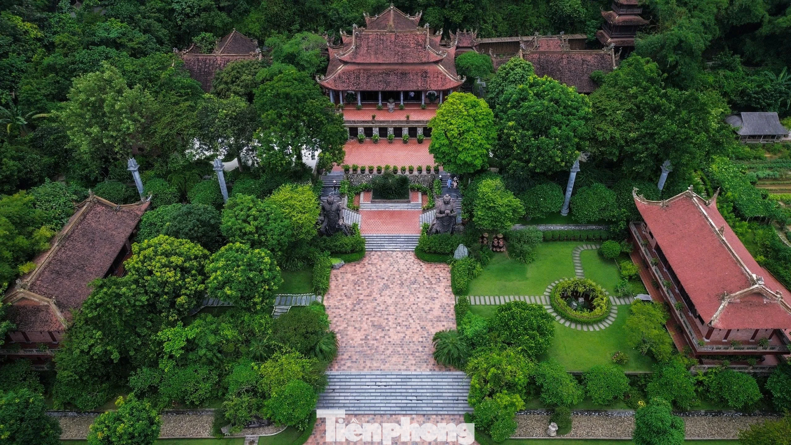 Chùa Địa Tạng Phi Lai: Kiến trúc độc đáo và không gian thanh tịnh giữa núi rừng Ninh Bình