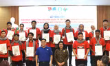Thứ trưởng Bộ Thống nhất quốc gia Malaysia chung vui với sinh viên tình nguyện tại TPHCM