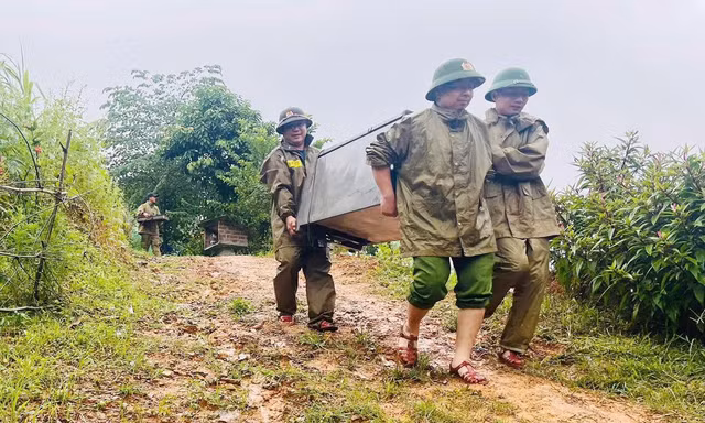 Phú Thọ sơ tán khẩn cấp gần hai nghìn người khỏi khu vực nguy hiểm