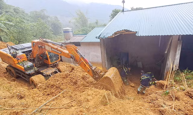 Đau lòng vụ 3 người bị vùi lấp ở Phú Thọ