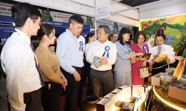 Sơn La: Kết nối thị trường, quảng bá nông sản tại hội chợ hàng công nghiệp nông thôn