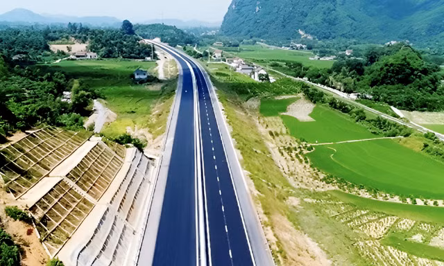Đề xuất đầu tư cao tốc Mộc Châu - Sơn La gần 22.300 tỷ đồng