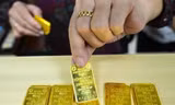 Giá vàng bật tăng mạnh