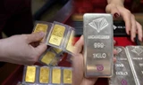 Giá vàng bất ngờ vọt tăng mạnh