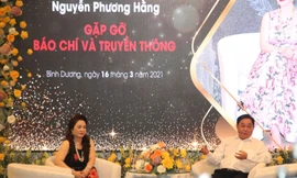 Vợ ông Dũng 'lò vôi' nói lời cuối, hàng trăm YouTuber và lực lượng an ninh có mặt 