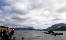 Tìm thấy thi thể nam sinh mất tích ở hồ thủy điện Rào Quán